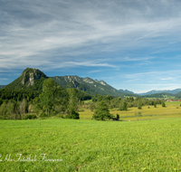 fileadmin/roha/images_galerie/orte_landschaft/Inzell/INZ-0107-D-roha-Inzell-Berge-Rauschberg-Falkenstein.png