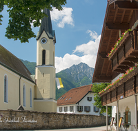 fileadmin/roha/images_galerie/orte_landschaft/Piding/PID-0005-03-D-roha-Piding-Kirche-Hochstaufen.png