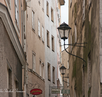 fileadmin/roha/images_galerie/orte_landschaft/Salzburg/Steingasse/SA-STEING-0011-D-roha-Salzburg-Steingasse-Strassenlaterne.png