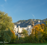 fileadmin/roha/images_galerie/orte_landschaft/Bad_Reichenhall/BAD-REI-MARZ-0010-D-roha-Bad-Reichenhall-Schloss-Marzoll-Untersberg-Herbst.png