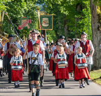 fileadmin/roha/Gautrachtenfest/Bilderglalerie/Gaufest-2023/Gauheimatabend/BR-GAUFEST-TEIS-2023-2-1744-1-D-roha-Tracht-Gaufest-Teisendorf-Totengedenken.png