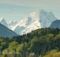 fileadmin/roha/images_galerie/orte_landschaft/Ainring/LANDS-AIN-UL-0002-D-roha-Landschaft-Ainring-Ulrichshoegl-Watzmann-Lattengebirge.png