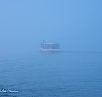 fileadmin/roha/images_galerie/orte_landschaft/Berchtesgaden/Koenigssee/BGD-KOE-SCHIFF-0055-D-roha-Berchtesgaden-Koenigssee-Boot-Nebel.png