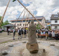 fileadmin/roha/images_galerie/brauchtum/Maibaum/Teisendorf/BR-MAIB-TEI-0100-2015-1420-01-D-roha-Brauchtum-Maibaum-Teisendorf-Aufstellen-hl-Rupert.png