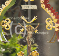 fileadmin/roha/images_galerie/kirche_religion/Salzburg/SA-STPETER-0003-2-D-roha-Salzburg-Friedhof-St-Peter-Grabkreuz.jpg