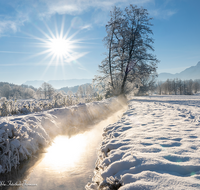 fileadmin/roha/images_galerie/Hintergrund-Download/1024x800/STIM-TEI-KARL-WI-0020-0921-1-D-roha-Stimmung-Winter-Sonne-Teisendorf-Karlsbach.png