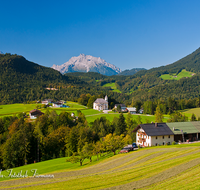 fileadmin/roha/images_galerie/orte_landschaft/Berchtesgaden/Marktschellenberg-Ettenberg/BGD-ETTENB-0009-D-roha-Berchtesgaden-Ettenberg-Kirche-Hochkalter-Landwirtschaft-Watzmann.png