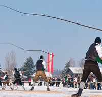 fileadmin/roha/images_galerie/brauchtum/Schnalzen/Teisendorf-Gauschnalzen/BR-SCHNA-0101-D-roha-Brauchtum-Aper-Schnalzen-Goassl-Teisendorf-Winter-Rupertigau-Rupertiwinkel.png