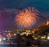 fileadmin/roha/images_galerie/Freizeit-Sport/Biathlon/RUH-FEUERWERK-0006-D-roha-Ruhpolding-Winter-Feuerwerk-Winter-Biathlon.png