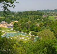 fileadmin/roha/images_galerie/orte_landschaft/Salzburg/Hellbrunn-Steintheater/SA-HELLBR-0001-02-D-roha-Salzburg-Schloss-Hellbrunn-Wasserspiele-Park.png