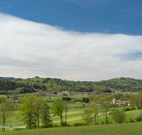 fileadmin/roha/images_galerie/orte_landschaft/Teisendorf/Oberteisendorf/TEI-OB-PAN-0003-10-D-roha-Oberteisendorf-Panorama-Surtal.png