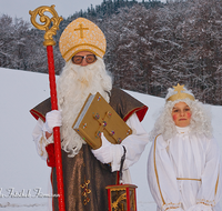 fileadmin/roha/images_galerie/brauchtum/Weihnachten-Buttnmandl/BR-WEIH-BUT-BISCH-0054-D-roha-Brauchtum-Weihnachten-Buttnmandl-Nikolaus-Engerl-Bischofswiesen-Winter.png