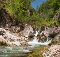 fileadmin/roha/images_galerie/orte_landschaft/Schneizlreuth/SCHNEILZL-WEISSB-0001-05-D-roha-Schneizlreuth-Weissbach-Schlucht-Wasser.png