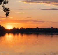 fileadmin/roha/images_galerie/orte_landschaft/Saaldorf/SO-UN-ABTSD-0003-2020-1306-2100-3-D-roha-Sonnenuntergang-Abtsdorfer-See.png