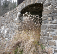 fileadmin/roha/images_galerie/orte_landschaft/Teisendorf/Achthal/TEI-ACHT-IND-0012-D-roha-Teisendorf-Achthal-Industrie-Mauer.png