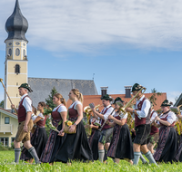 fileadmin/roha/images_galerie/orte_landschaft/Ainring/Trachtenfest/BR-FEST-FELDK-TRACH-2019-08-18-0939-01-D-roha-Brauchtum-Fest-Feldkirchen-Trachtenverein-Musikkapelle-Thundorf.png