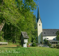 fileadmin/roha/images_galerie/orte_landschaft/Schleching/SCHLECH-RAITEN-0001-00-D-roha-Schleching-Raiten-Kirche.png