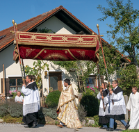 fileadmin/roha/images_galerie/brauchtum/Erntedank-Drischleg/BR-ERNTED-2016-1120-01-D-roha-Brauchtum-Erntedank-Teisendorf-Prozession.png