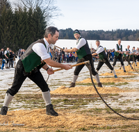 fileadmin/roha/images_galerie/brauchtum/Schnalzen/BR-SCHNA-TEI-1428-01-2019-D-R-roha-Brauchtum-Schnalzen-Teisendorf-Wimmern-Winter-Schnee.png