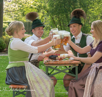 fileadmin/roha/images_galerie/kulinarisch/GAS-GAR-TRACH-0001-D-M-roha-Gastronomie-Gartenfest-Trachtenverein-Bier-Brotzeit.png