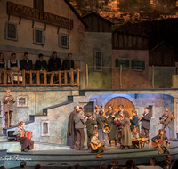 fileadmin/roha/images_galerie/orte_landschaft/Salzburg/Advents-Christkindlm/SA-KU-ADVENTS-2018-1954-02-D-roha-Salzburg-Weihnachten-Adventsingen-Stille-Nacht-Festspielhaus.png