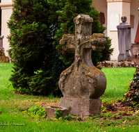 fileadmin/roha/images_galerie/orte_landschaft/Salzburg/Kolleg-Plain-Sebast-Franzis-Mich/SA-SEBAST-0003-0-01-D-roha-Salzburg-Sebastiani-Friedhof-Grabkreuz.png