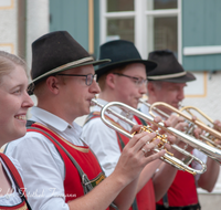 fileadmin/roha/images_galerie/musik/Blasmusik/Anger_-_Aufham/MU-BLA-ANG-BERG-STA-2018-1931-01-D-roha-Musik-Blasmusik-Musikkapelle-Anger-Bergschuetzen-Dorfplatz-Standkonzert.png