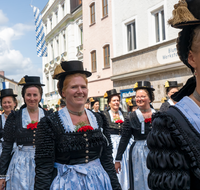 fileadmin/roha/Gautrachtenfest/Bilderglalerie/Gaufest-2023/Festsonntag/BR-GAUFEST-TEIS-2023-3-1137-12-D-roha-Tracht-Gaufest-Teisendorf.png