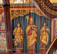 fileadmin/roha/images_galerie/musik/Volksmusik/MU-VO-HARF-EINS-0015-D-roha-Volksmusik-Harfe-Inzell-Einsiedl-Altar.png