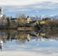 fileadmin/roha/images_galerie/Hintergrund-Download/1600x1200/AN-HOE-0051-0-03-D-roha-Anger-Hoeglwoerth-See-Wasser-Untersberg.png