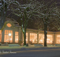 fileadmin/roha/images_galerie/orte_landschaft/Bad-Reich-Kurgarten-Beleuchtung/BAD-REI-KURGAR-WI-0012-D-roha-Bad-Reichenhall-Kurgarten-Schnee-Winter.png