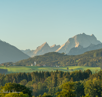 fileadmin/roha/images_galerie/orte_landschaft/Saaldorf/LANDS-SILL-0070-D-roha-Landschaft-Saaldorf-Sillersdorf-Ulrichshoegl-Johannishoegl-Watzmann-Lattengebirge.png