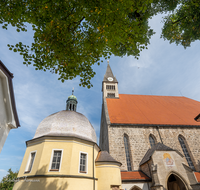 fileadmin/roha/images_galerie/orte_landschaft/Laufen/LAUF-STIFTSK-0008-11-D-roha-Laufen-Stiftskirche.png