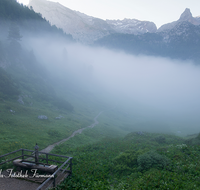 fileadmin/roha/images_galerie/orte_landschaft/Berchtesgaden/Nationalpark_Klausbachtal_Wimbachtal_-Klamm/BGD-NAT-FUNT-0008-D-roha-Berchtesgaden-Nationalpark-Funtensee-Almhuette-Schottmalhorn-Brunnen.png