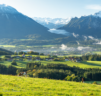 fileadmin/roha/images_galerie/orte_landschaft/Piding/LANDS-PID-0001-0-01-D-roha-Landschaft-Piding-Untersberg-Lattengebirge-Sechshoegl.png