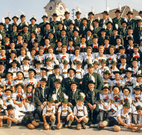 fileadmin/roha/Gautrachtenfest/Bilderglalerie/Trachtenverein-Teisendorf-Gruppenfoto-1982.png