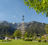 fileadmin/roha/images_galerie/orte_landschaft/Bayerisch-Gmain/BR-MAIB-BAY-GMAI-0001-D-roha-Brauchtum-Maibaum-Bayerisch-Gmain.png