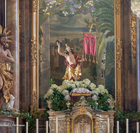 fileadmin/roha/images_galerie/kirche_religion/Teisendorf/KKKM-TEIS-KIR-0058-01-D-roha-Kirche-Teisendorf-Hochaltar-Ostern-Auferstandene.png