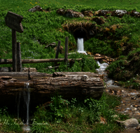 fileadmin/roha/images_galerie/Wasser-Brunnen/LANDA-BRUN-NAT-SCHAP-0001-D-roha-Landart-Brunnen-Wasser-Schapachalm-Nationalpark-Berchtesgaden.png