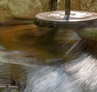 fileadmin/roha/images_galerie/wasser/AINR-KUGLM-0013-D-roha-Ainring-Kugelmuehle-Wasser-Marmor.png