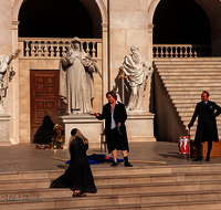 fileadmin/roha/images_galerie/orte_landschaft/Salzburg/Jedermann/2010/SA-KU-JEDERM-2010-0014-D-roha-Salzburg-Festspiele-Jedermann-Theater-Dom.png