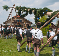 fileadmin/roha/images_galerie/brauchtum/Maibaum/Anger-Hoeglwoerth/BR-MAIB-ANG-2017-1358-01-D-roha-Brauchtum-Maibaum-Anger.png