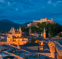 fileadmin/roha/images_galerie/orte_landschaft/Salzburg/Nacht-Salzburg/SA-ALTST-NACHT-0011-D-roha-Salzburg-Altstadt-Nacht-Panorama-Festung-Hohensalzburg.png