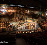 fileadmin/roha/images_galerie/orte_landschaft/Salzburg/Advents-Christkindlm/SA-KU-ADVENTS-2018-2005-01-D-roha-Salzburg-Weihnachten-Adventsingen-Stille-Nacht-Festspielhaus.png