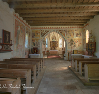 fileadmin/roha/images_galerie/orte_landschaft/Schleching/SCHLECH-STREICH-0002-02-D-roha-Schleching-Streichen-Kirche-Fresken.png