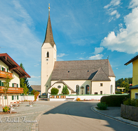 fileadmin/roha/images_galerie/orte_landschaft/Teisendorf/Neukirchen/TEI-NEUK-0007-D-roha-Teisendorf-Neukirchen-Kirche-Dorf.png